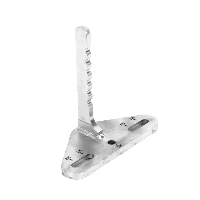 Mounting for a weeding iron with pendulum movement